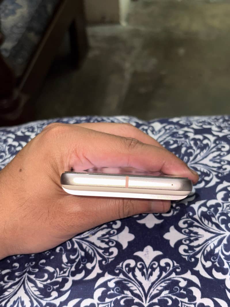 Google Pixel 8 7