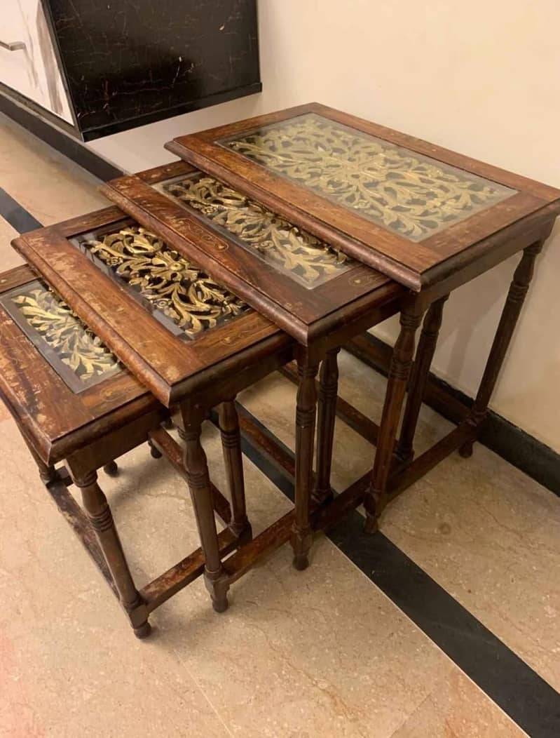 Wooden Nesting table 2