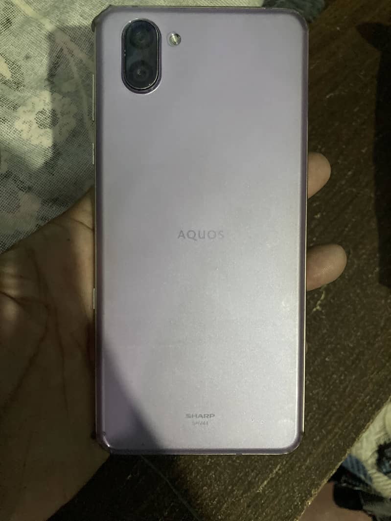 Sharp Aquos R3 0