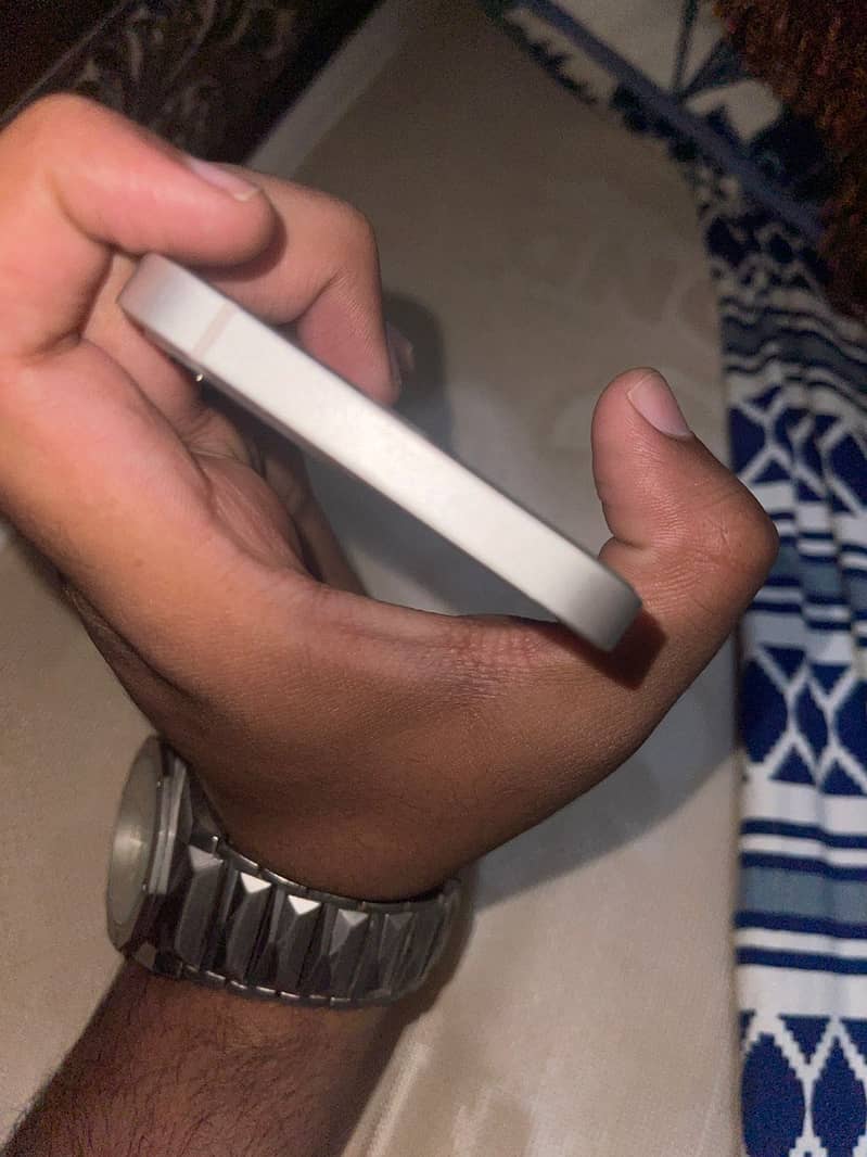Apple iPhone 12 2