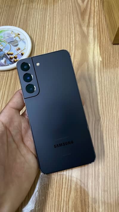 Samsung Galaxy S22 (128GB) Non-PTA – Excellent Condition