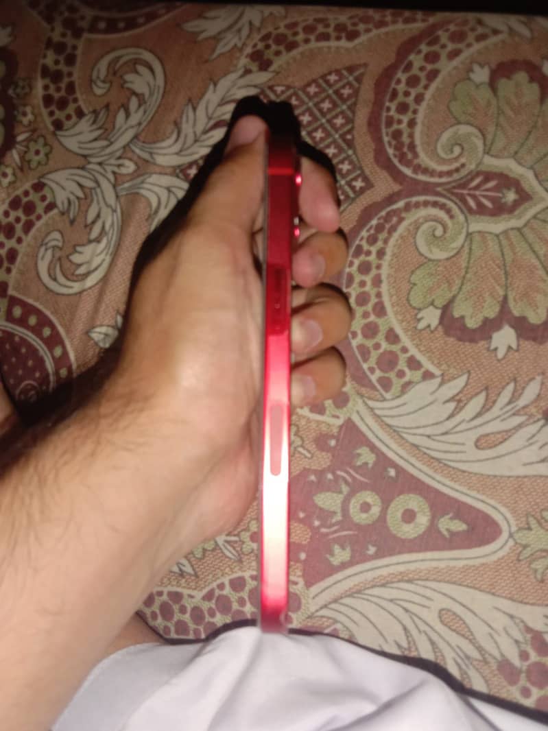 Apple iPhone 13 5