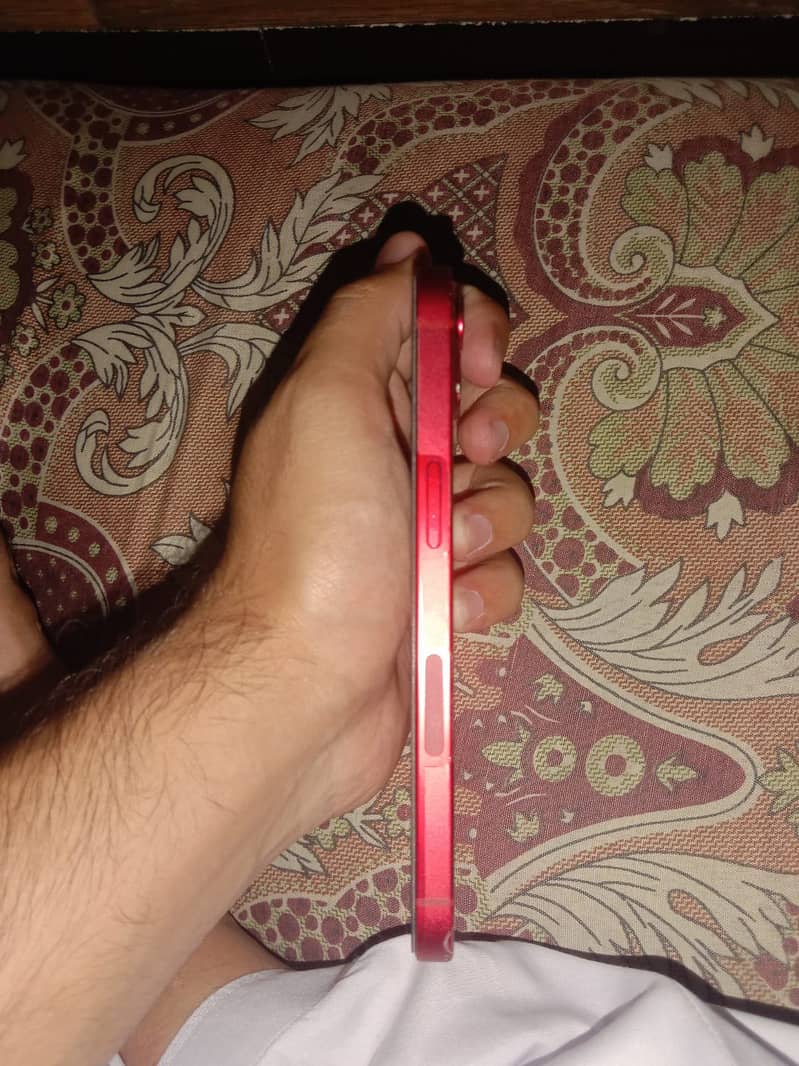 Apple iPhone 13 6
