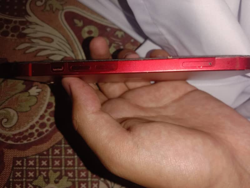 Apple iPhone 13 7