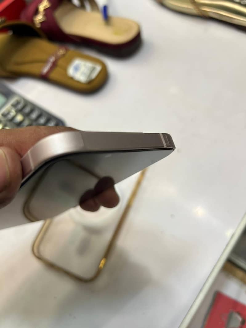Apple iPhone 13 1