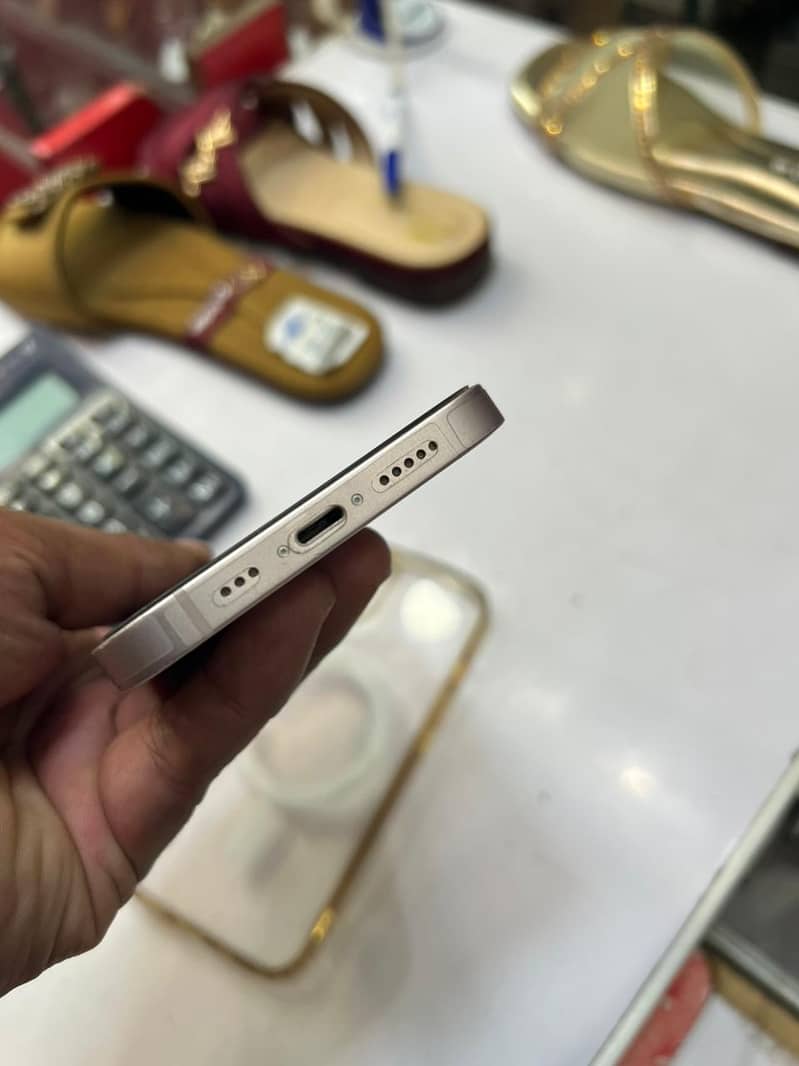 Apple iPhone 13 3
