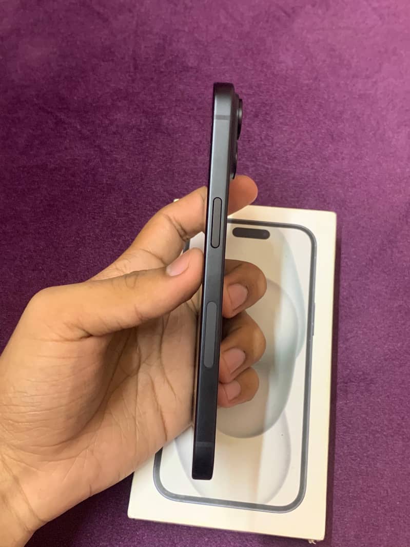 Apple iPhone 15 4