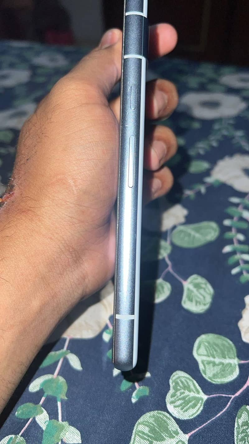 Google Pixel 7a 4