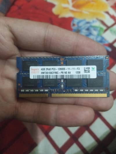 4GB RAM DDR3 RAM, 250 GB HD Hard Disk Drive or laptop charger