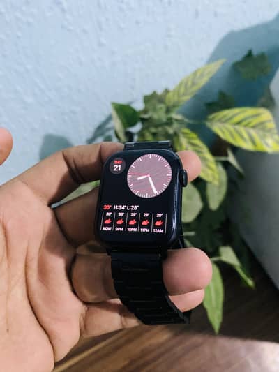 APPLE WATCH SERIES 7 BLACK 45MM WITH CHARGER