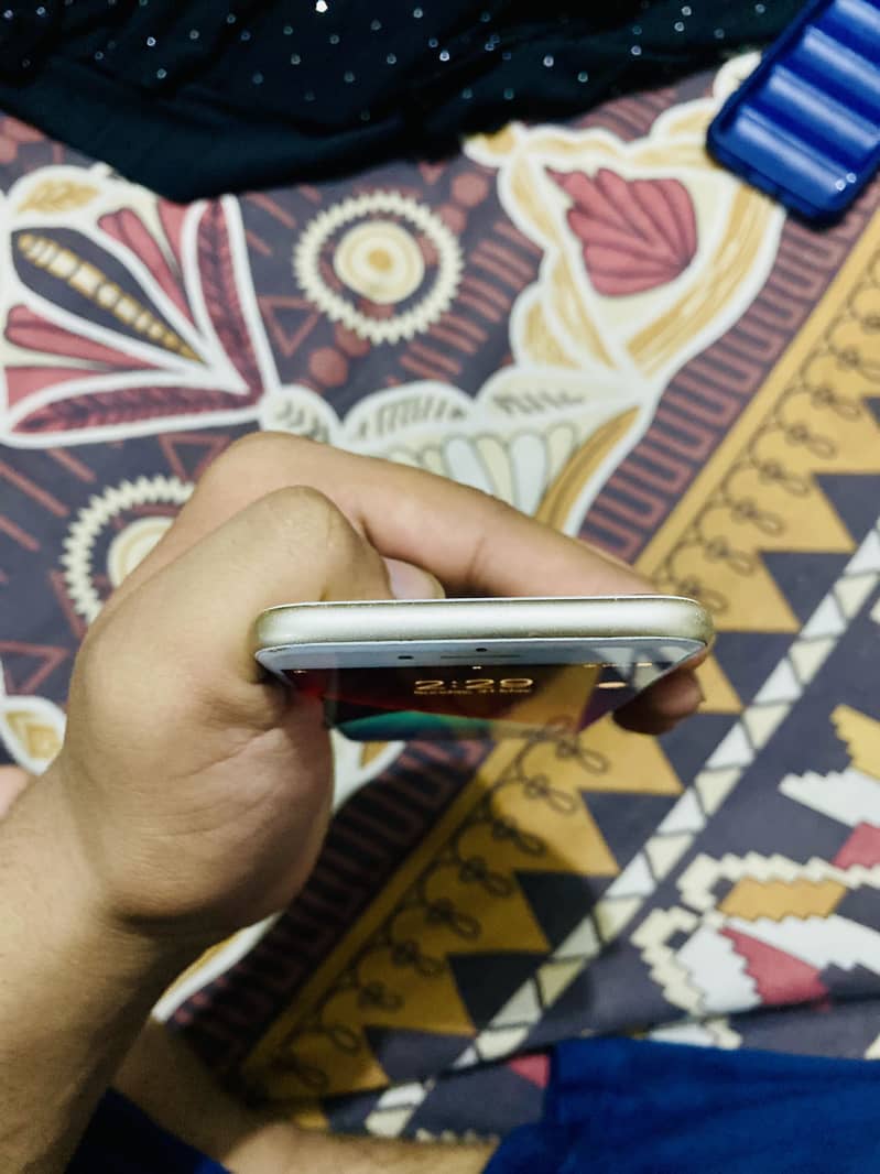 Apple iPhone 7 4