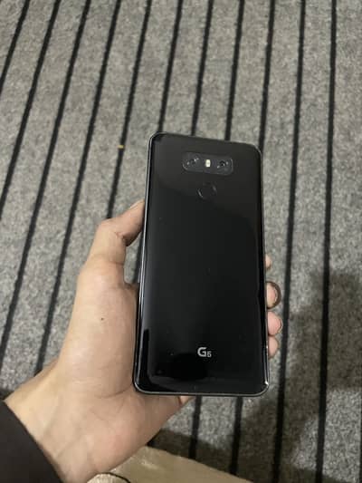 LG G6 black colour