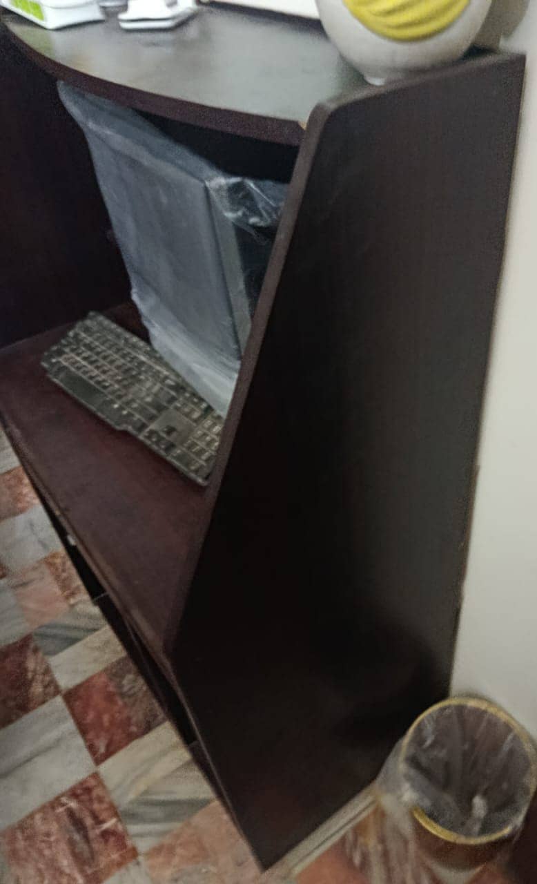 Computer Table 3