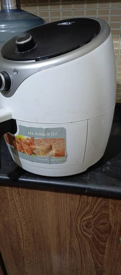 2 deluxe air fryers urgent sale