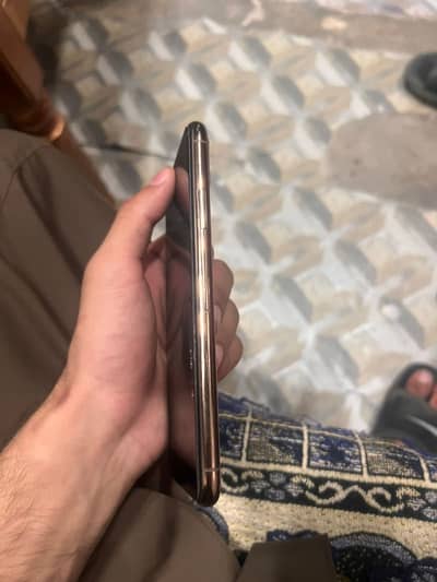 11 pro max 256 non pta for sale in lhr