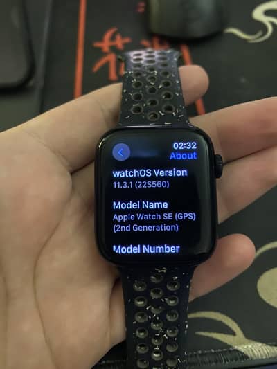 Apple Watch SE 2 Nike Edition + Accessories