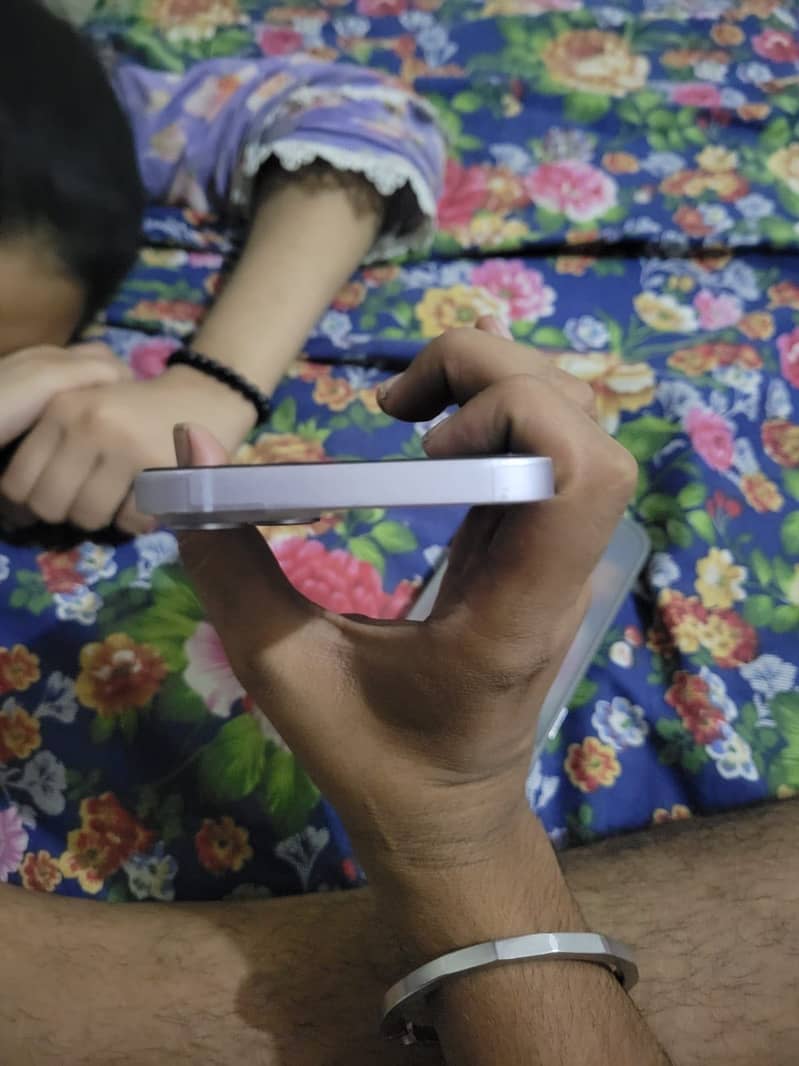 Apple iPhone 14 plus 3