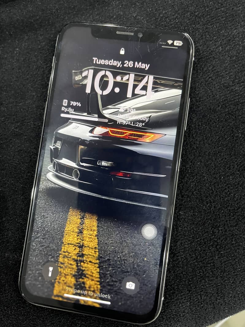 Apple iPhone X 4