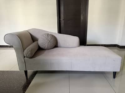 Dewan sofa