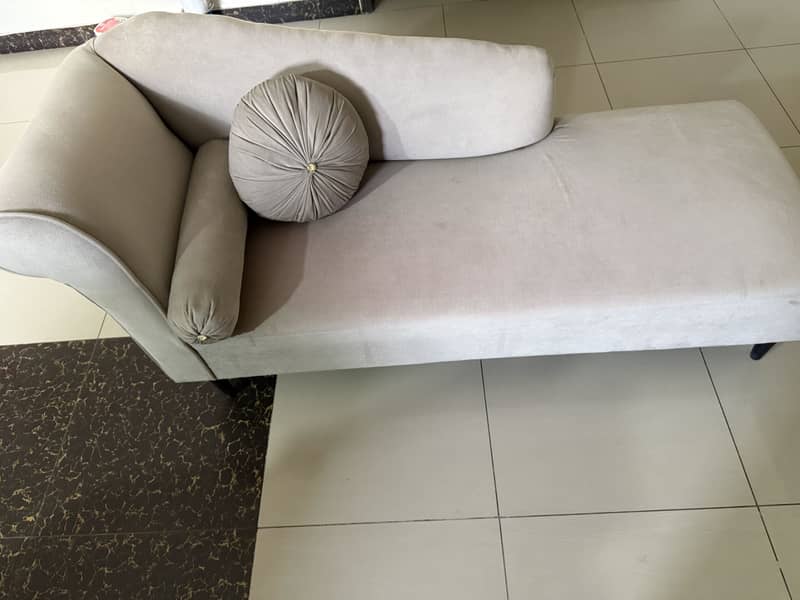 Dewan sofa 1