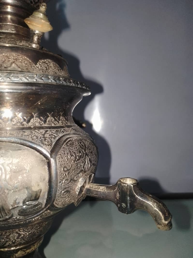 خوبصورت قدیم سماوار چائے والا ہکا مگ کٹورا انٹیک جالی کل وزن 3400 گرام 9