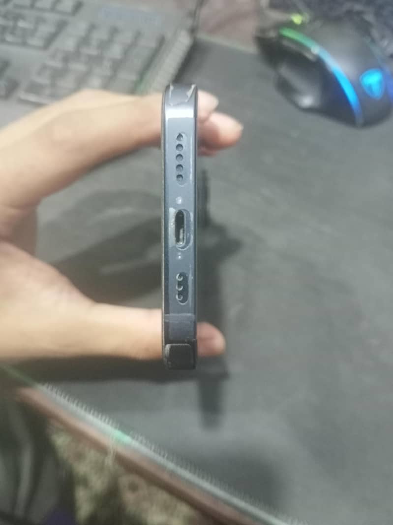 Apple iPhone 13 3