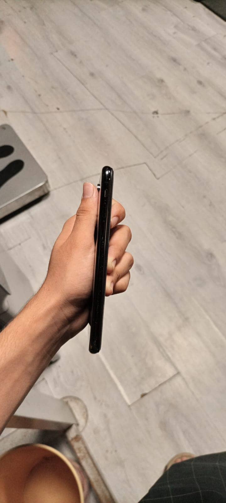 Apple iPhone X 4