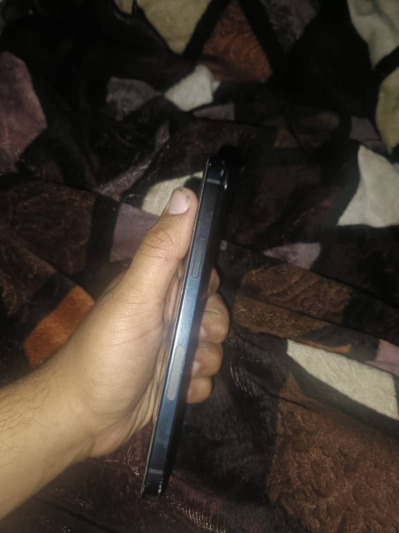 Apple iPhone 15 plus 2