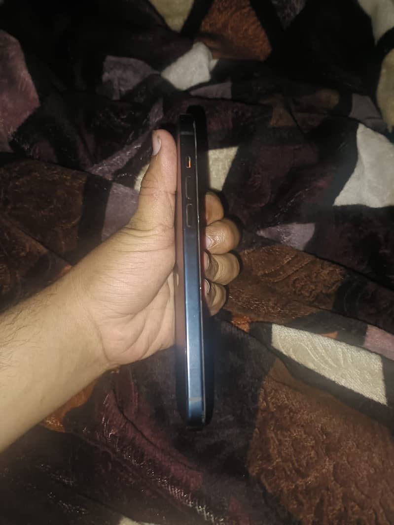 Apple iPhone 15 plus 3