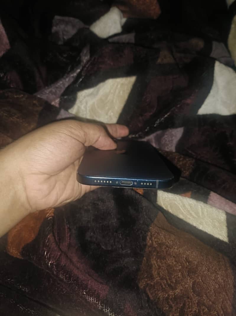 Apple iPhone 15 plus 4