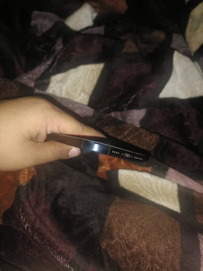Apple iPhone 15 plus 8