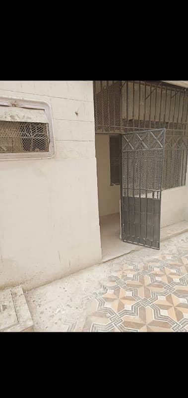 2 bed lounge flat available for sale