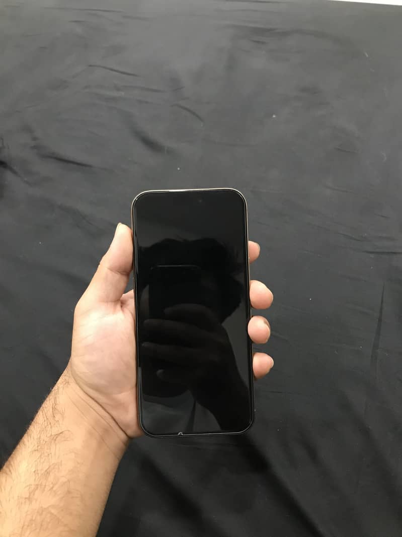 iPhone 16 Pro Max 2