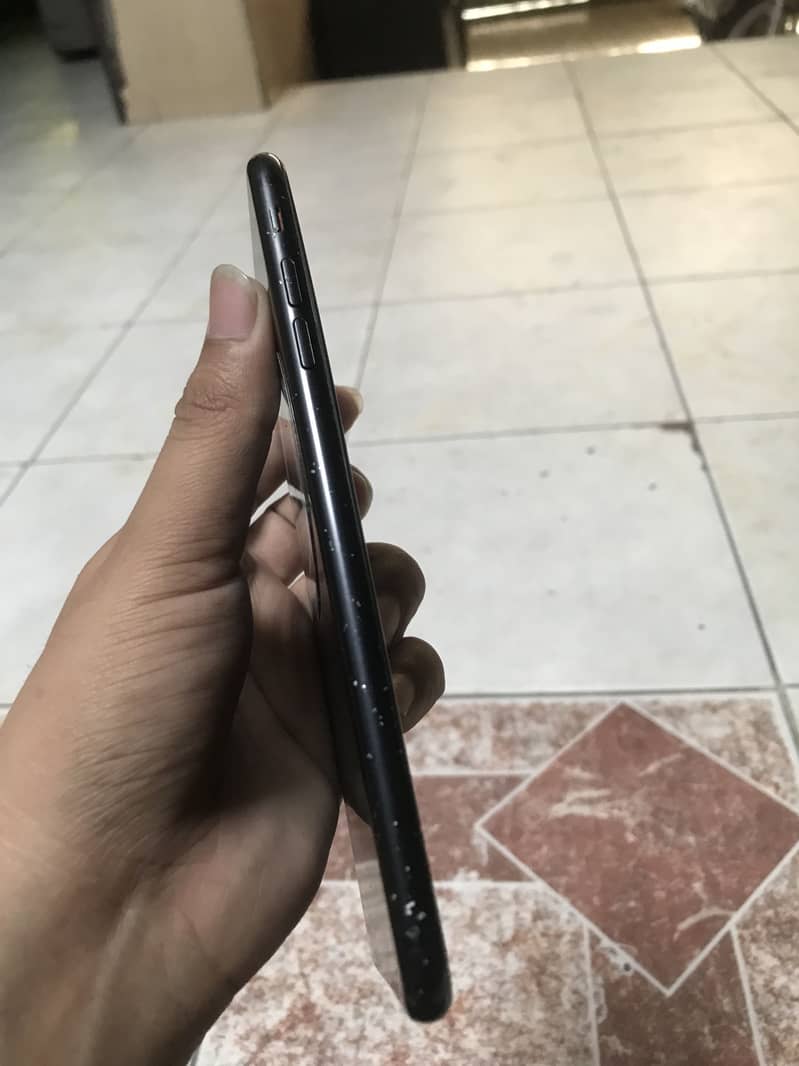 Apple iPhone 7 Plus 1