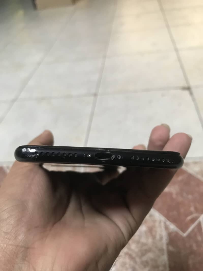 Apple iPhone 7 Plus 2