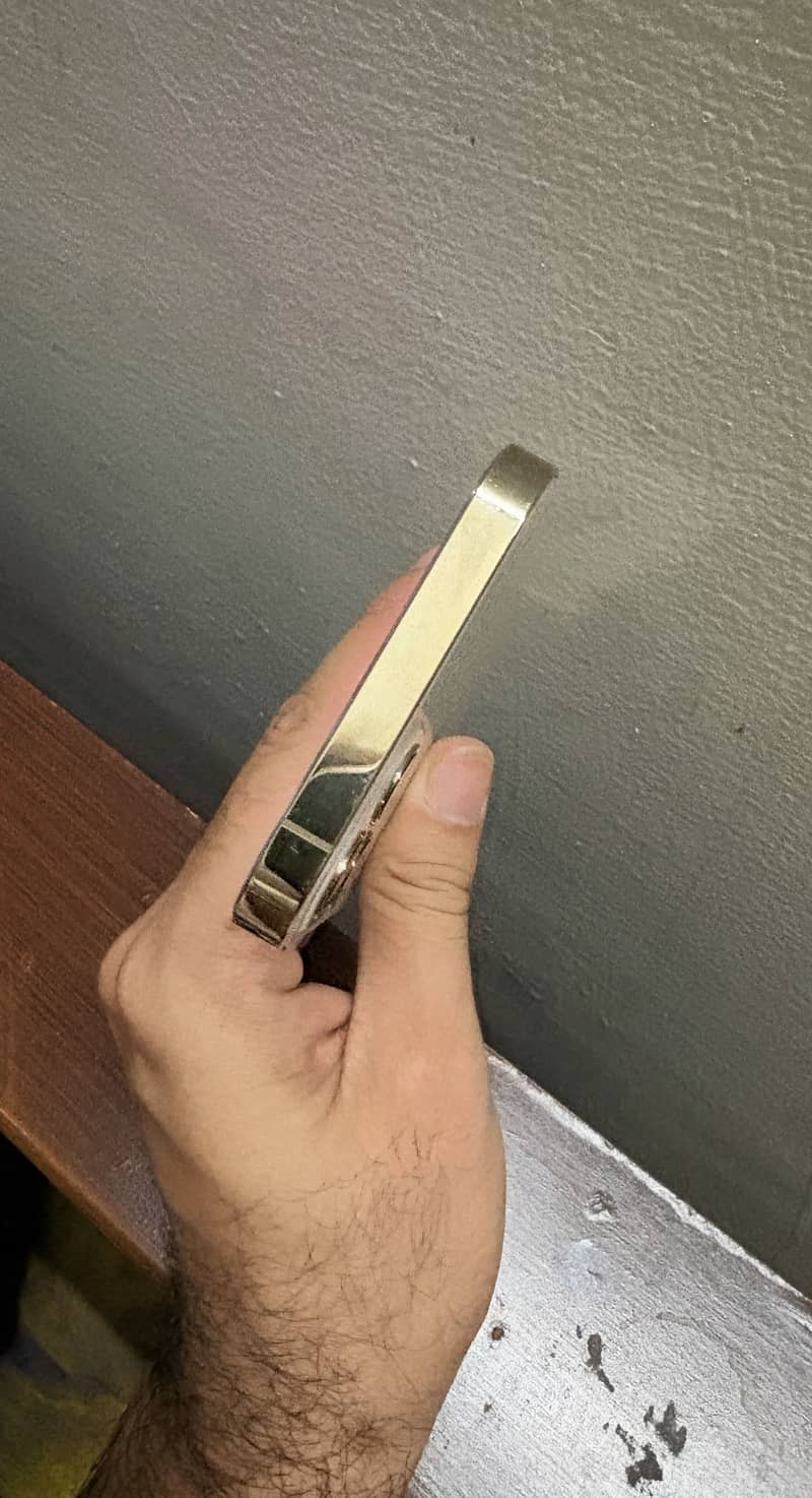 Apple iPhone 12 Pro 8