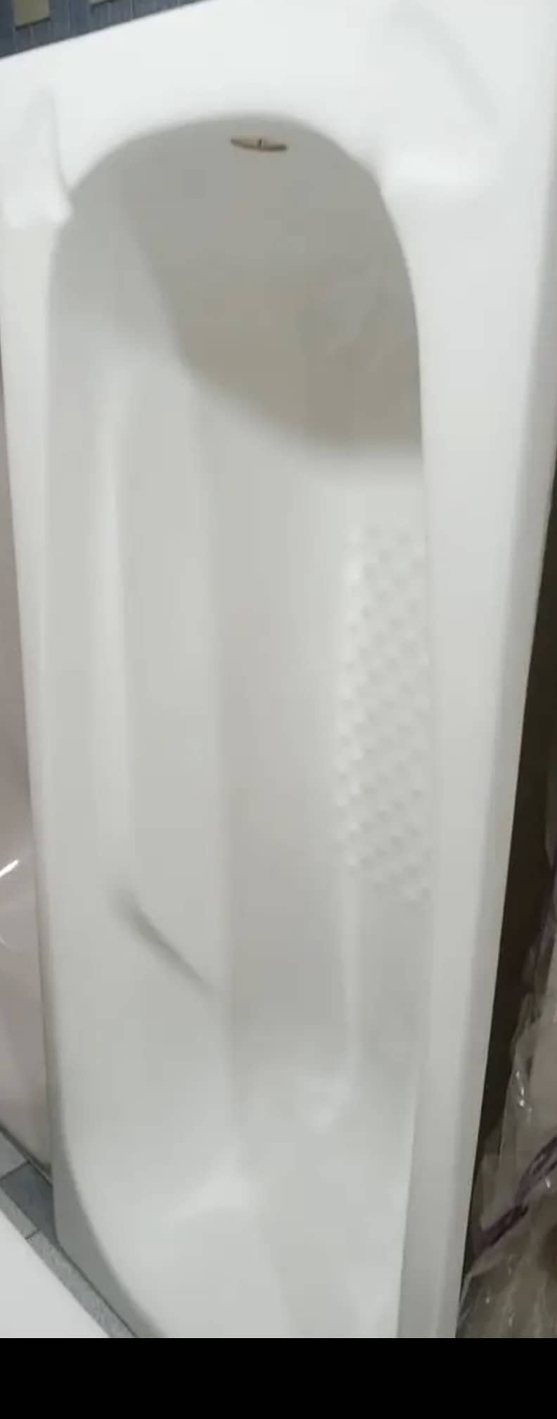 Bath tub 0