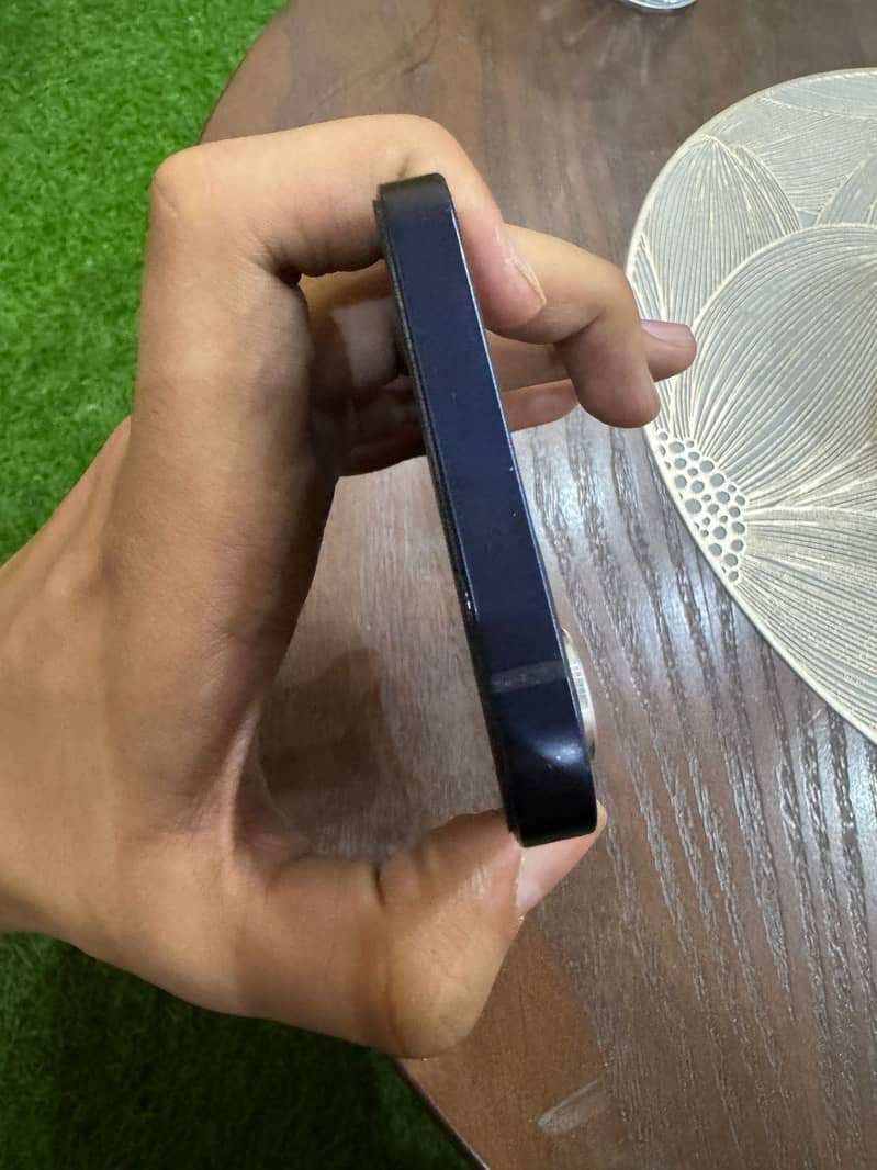 Apple iPhone 12 2
