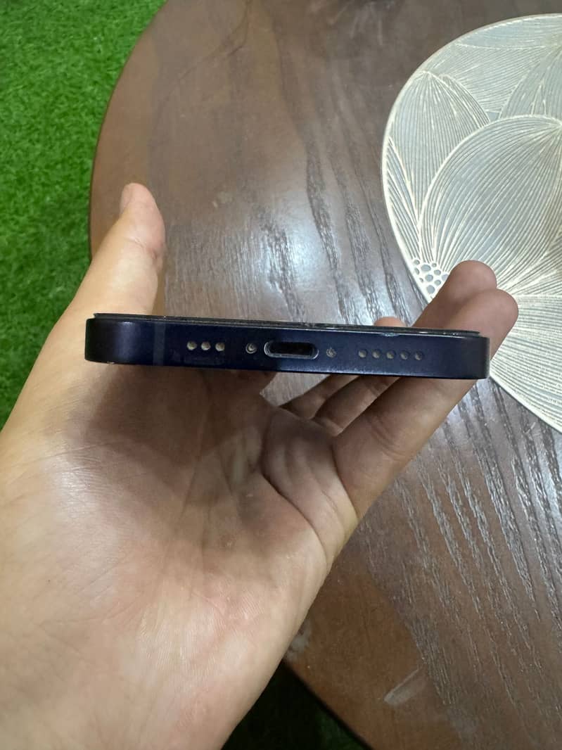 Apple iPhone 12 5