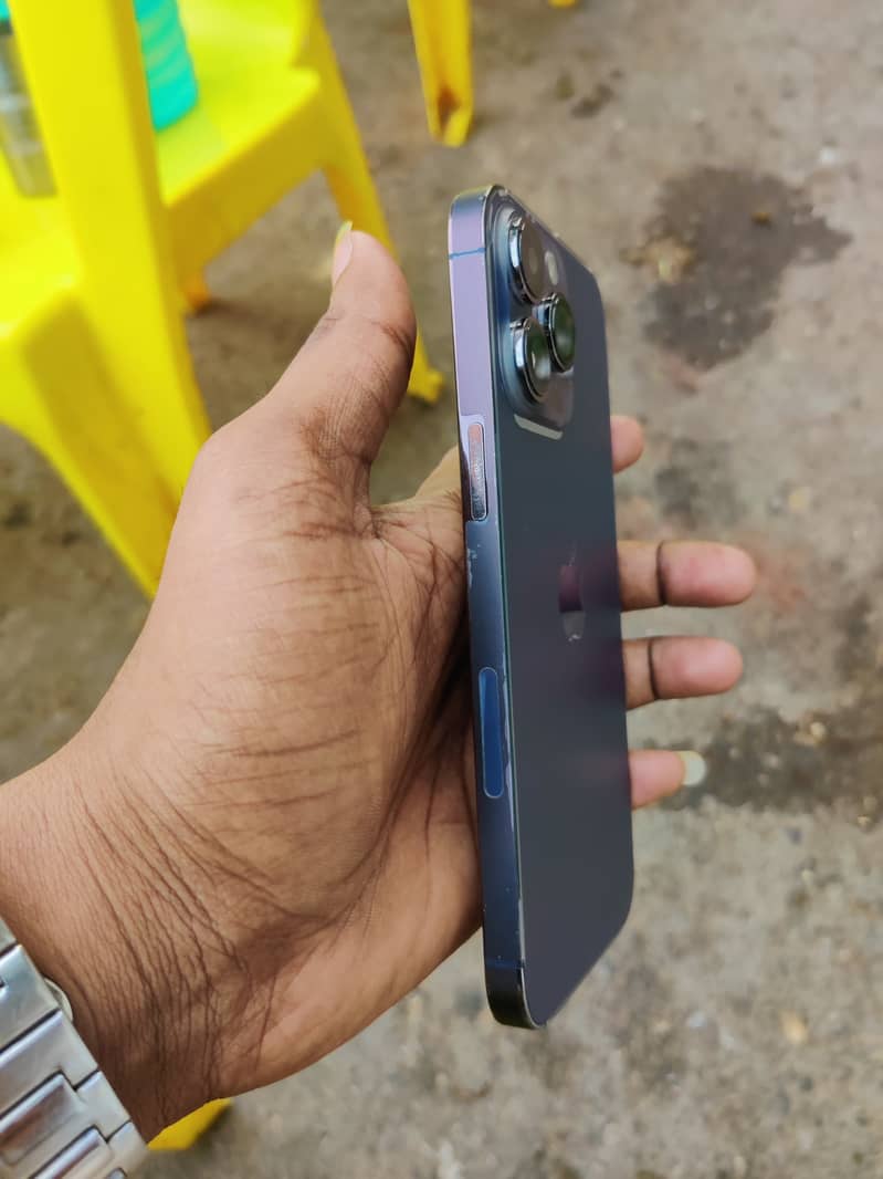 Apple iPhone 14 Pro Max 3