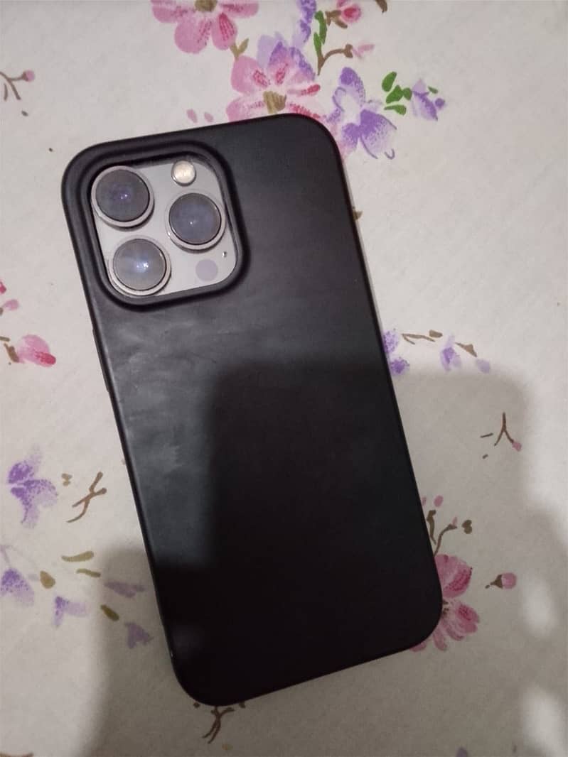 iPhone 13 pro 3