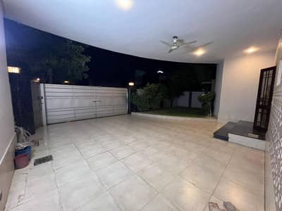 1 kanal fully furnished lower portion available for rent
