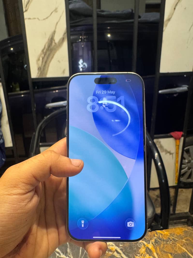 iPhone 16 Pro 4