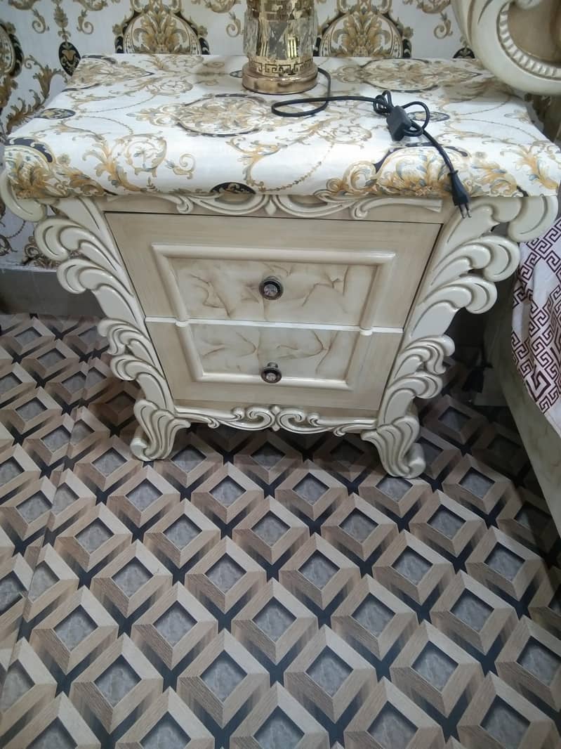 bed side tables 2 mirror dressing table 2
