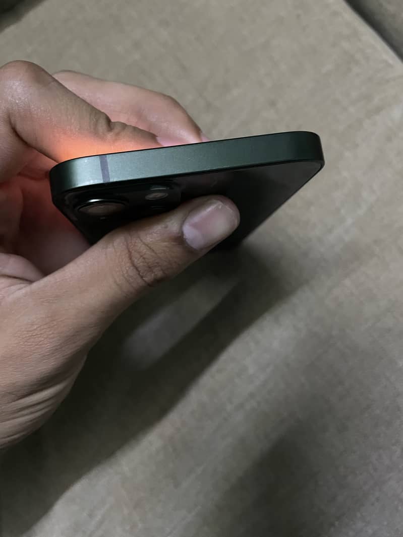 Apple iPhone 13 3
