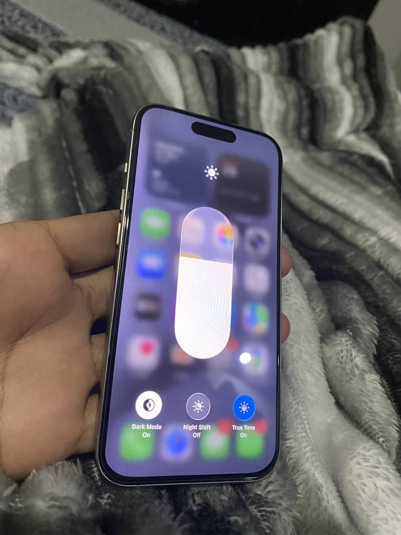 Apple iPhone 15 Pro 1