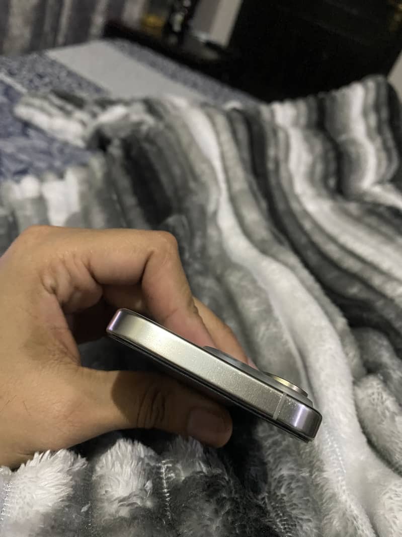 Apple iPhone 15 Pro 5