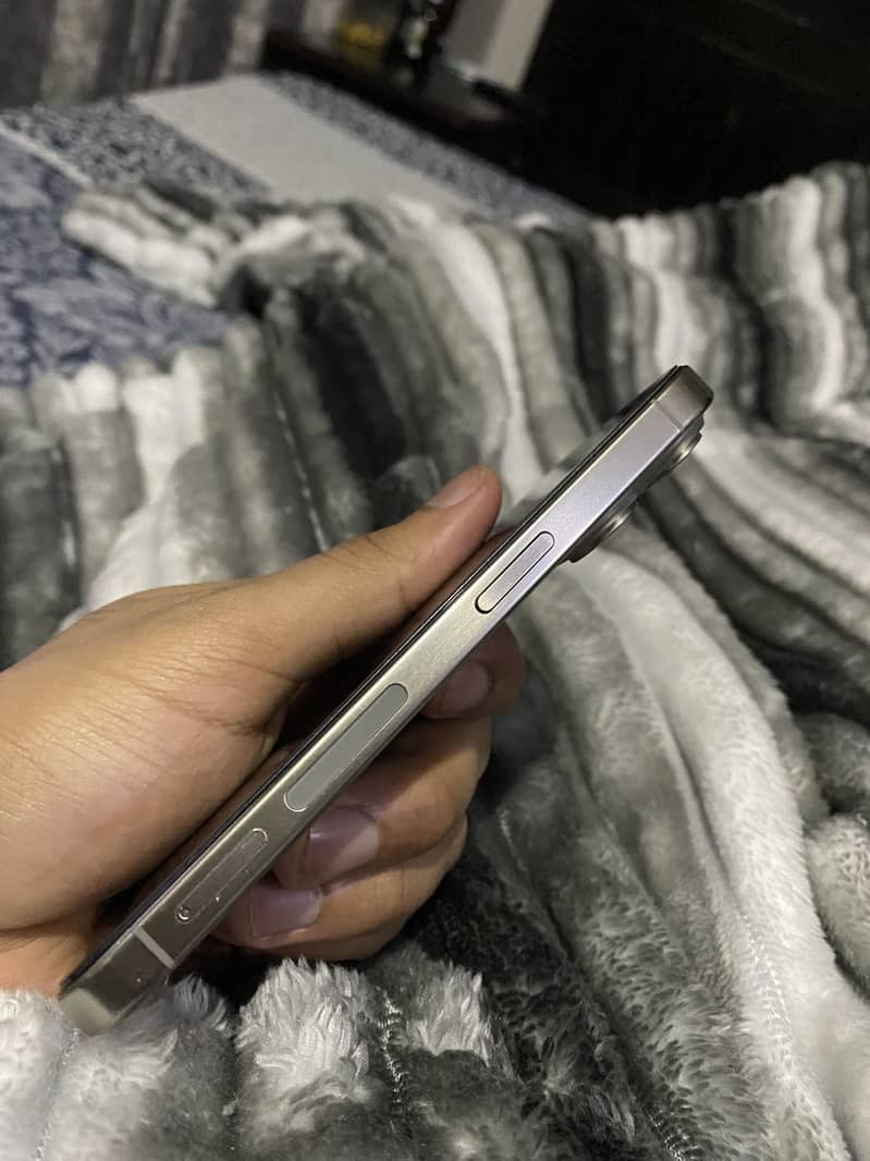 Apple iPhone 15 Pro 6