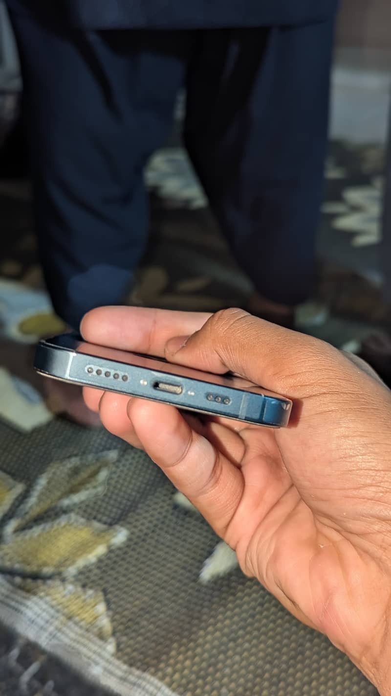 Jv iPhone 13 4
