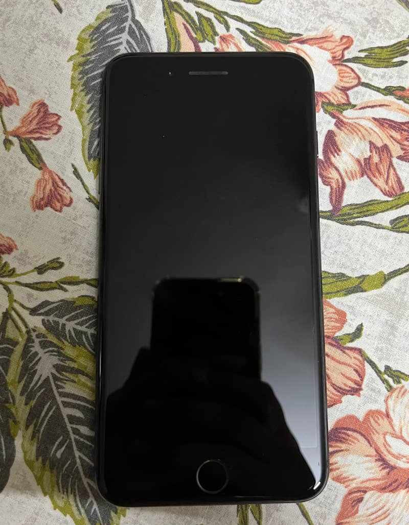 iPhone 8 Plus 2